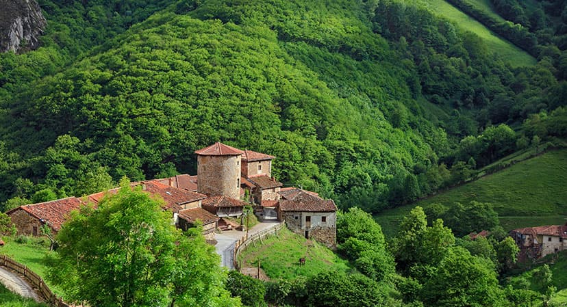 12 lugares para viajar en familia al pasado de Asturias