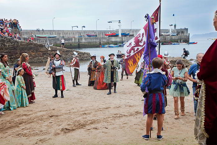 Imagen de la Fiesta del Primer Desembarco de Carlos V en Tazones