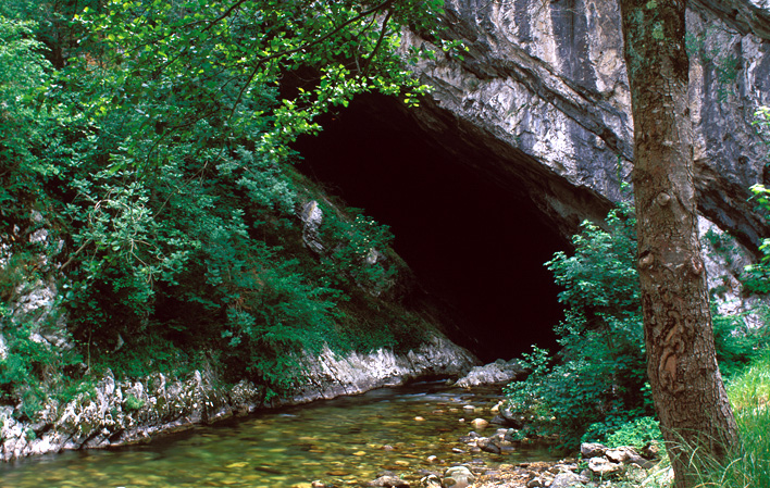 Grotte de Deboyo