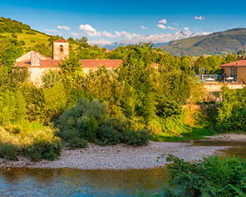Visita al Parador de Cangas de Onís y cata de quesos