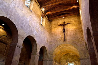 Interior de San Pedro de Nora