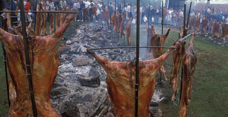 Fiesta del Cordero en el prau Llagüezos