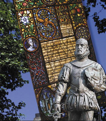 Pedro Menéndez de Avilés en el Parque del Muelle de Avilés