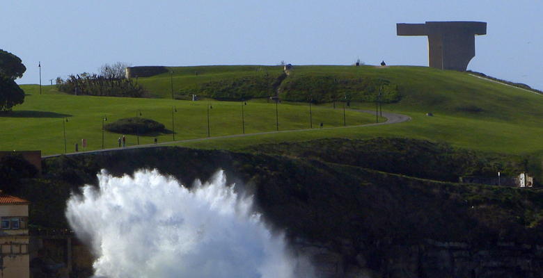 El Elogio del Horizonte en el Cerro de Santa Catalina en Gijón