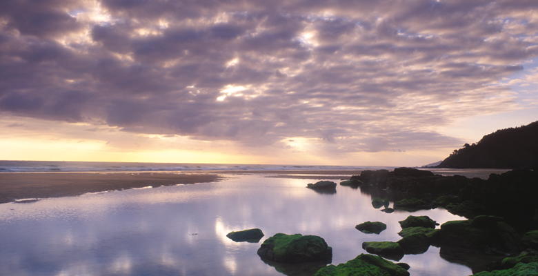 Playa de la Griega en Colunga, donde hay huellas de dinosaurio