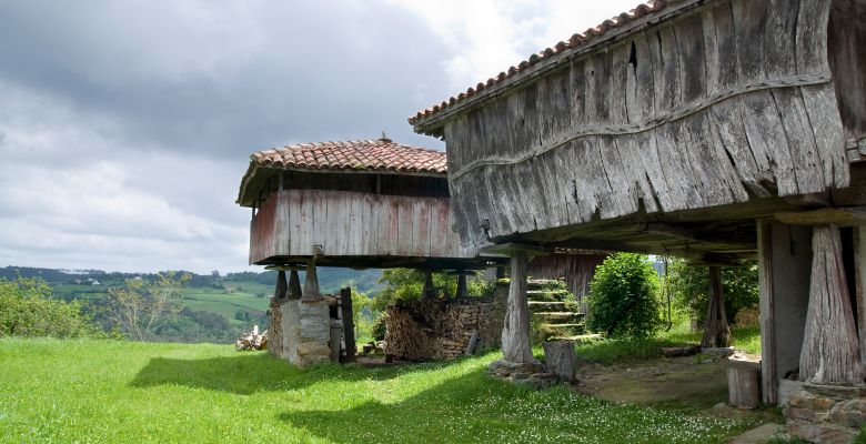 Hórreos en Faedo (Cudillero) 