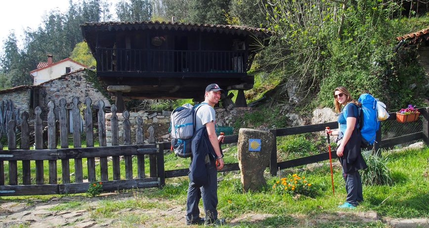 Pasos que unen en el Camino de Santiago