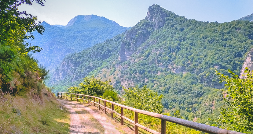 Le sentier accessible de Pola de Somiedo, un itinéraire facile et beau.