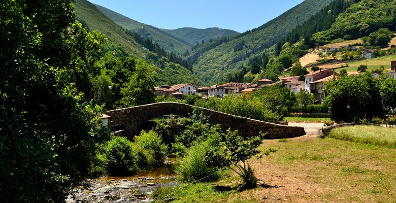 Tuña, en Tineo, fue Pueblo Ejemplar de Asturias en el año 2000