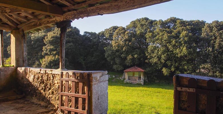 Entorno de la ermita de Santu Mederu en Pimiango