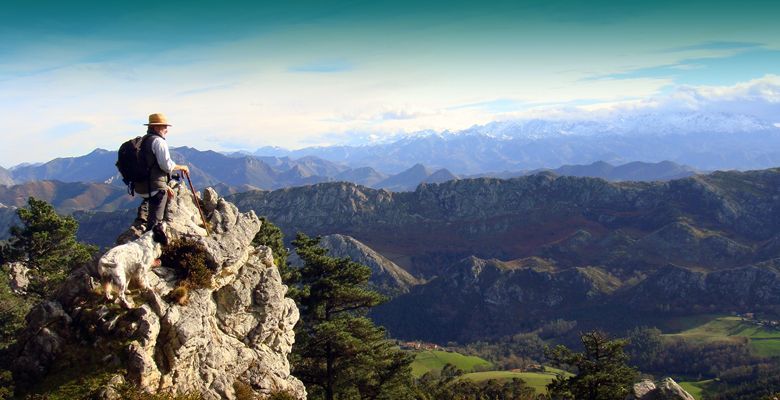 Vista panorámica de los Picos de Europa desde la Sierra del Sueve