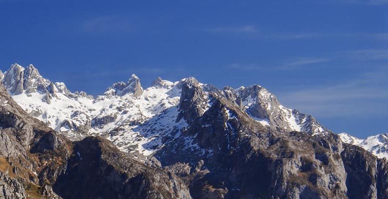 Los Picos de Europa desde el mirador de Amieva