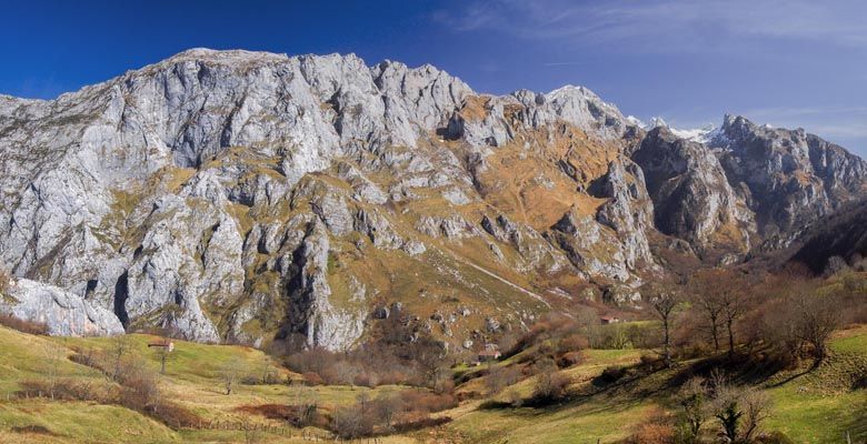 Valle de Angón y Picos de Europa