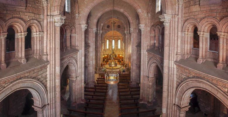 Interior de la Basílica de Covadonga