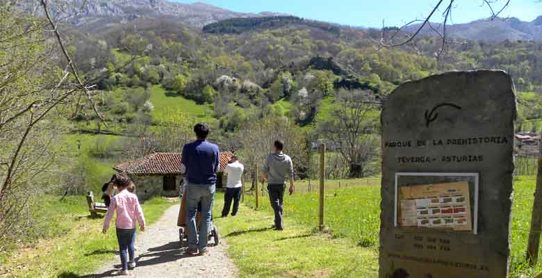 Accesos al Parque de la Prehistoria de Teverga