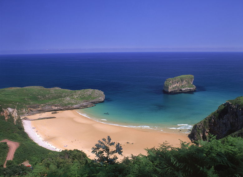 Playa de Ballota @Turismo Asturias