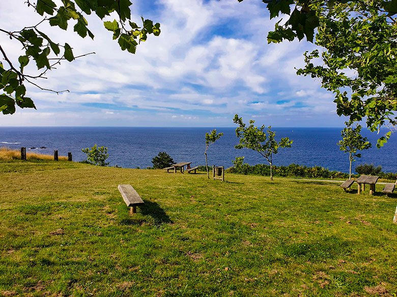 Área de descanso en la Senda del Cervigón (Gijón) ©viajerosconfesos