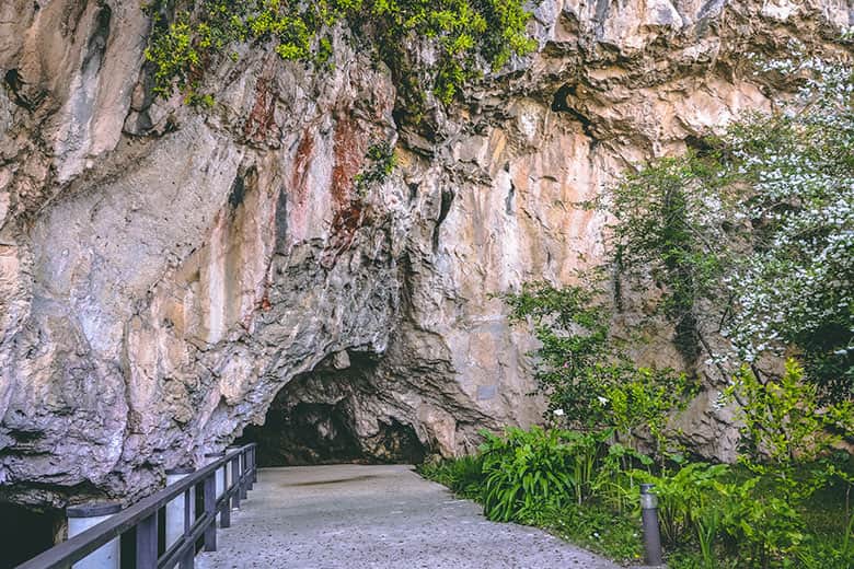 Cueva de Tito Bustillo (Ribadesella/Ribeseya) ©A un clic de la aventura