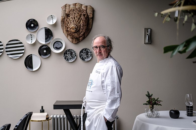 Foto del cocinero José Antonio Campo Viejo en su restaurante El Corral del Indianu.