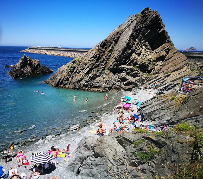 Playa de El Garruncho (Muros de Nalón) ©María Estrada-Nora Bustillo