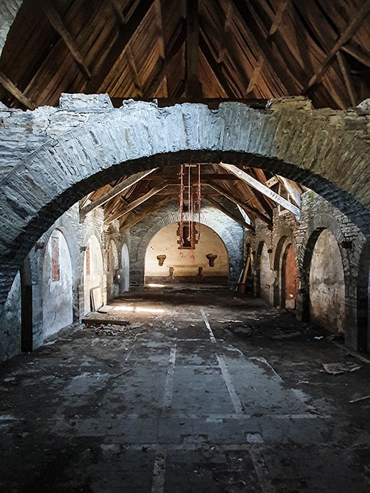 Interior de la iglesia de A Paicega (Pesoz) ©viajerosconfesos