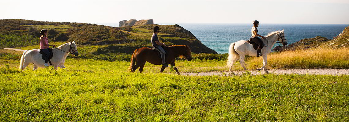 Horseback riding. Celoriu (Llanes)