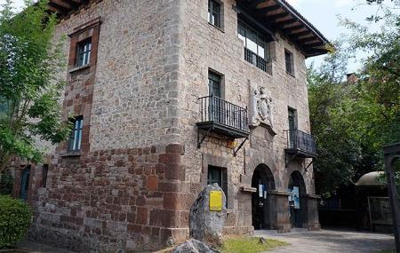 Centro de Receção de Visitantes Casa Dago