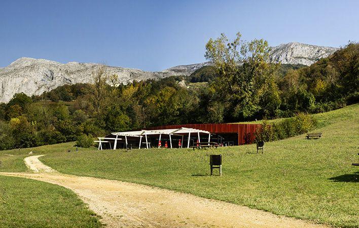 Ir a Imagen Parque de la Prehistoria de Teverga