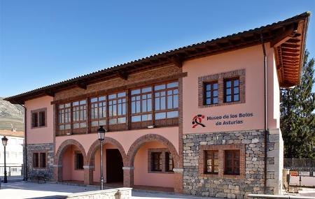 Exterior del Museo de los Bolos de Asturias