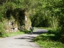 Pedaleando junto al rio Nalón antes de San Juan de Priorio