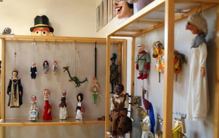Go to Image Puppet Workshop Museum