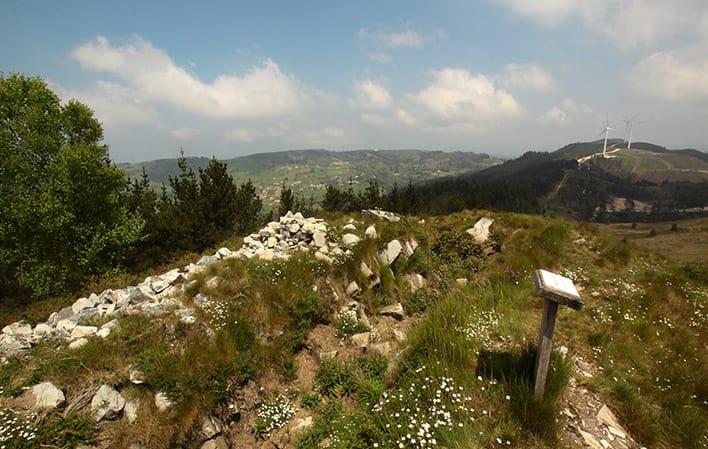 Aller à Image Route du front de Nalon