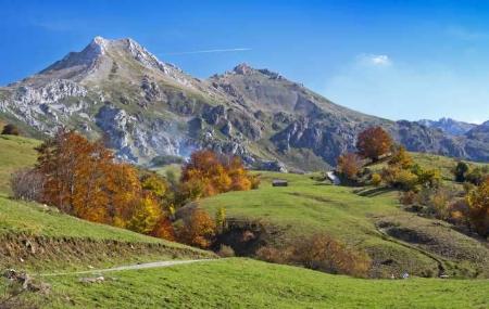 Percorso del lago della valle a Somiedo