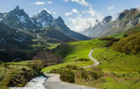 Percurso de Valle de Lago a Valle de Lago em Somiedo