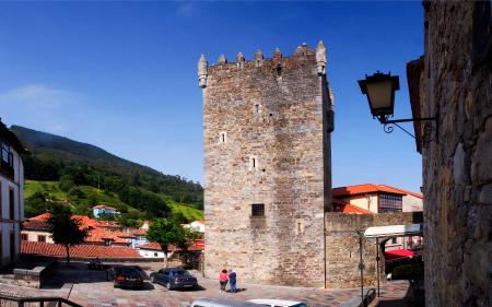 Torre del castillo de Valdés-Salas