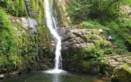 Route des cascades d'Oneta