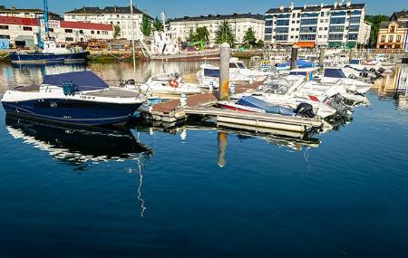 Puerto deportivo de Navia