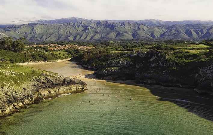 Llanes - Playa de Las Cámaras (Celoriu) foto 3