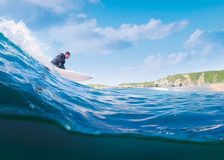 Image du surf dans l'ouest des Asturies