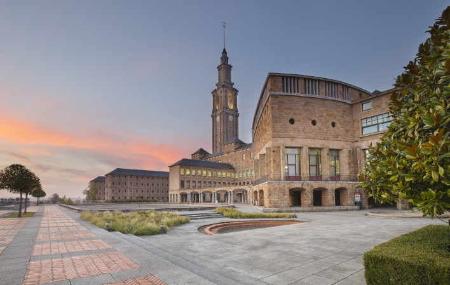 Laboral Città della Cultura a Cabueñes - Gijón