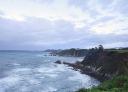 Vue de la mer Cantabrique avec les falaises à droite
