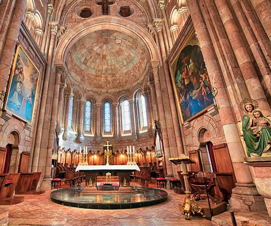 Interior de la Basílica de Covadonga.