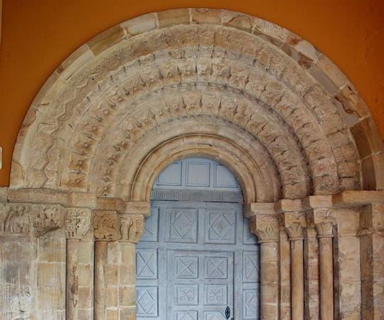 Puerta del Monasterio de San Pedro de Villanueva