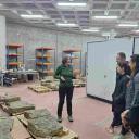 Image Visita a los laboratorios y a la litoteca con el equipo científico. Visita guiada en Colunga