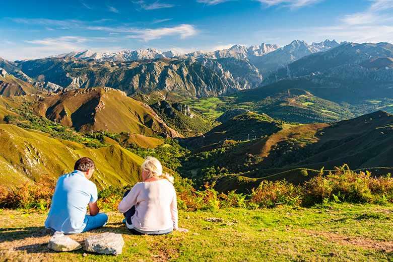 Photo of a couple in Majada de Tebrandi, in the surroundings of Asiegu (Cabrales).