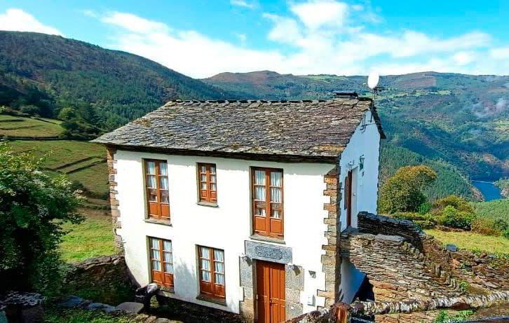 Ir para Imagem San Esteban de los Buitres