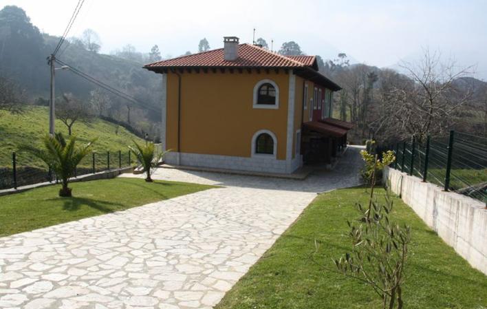 Go to Image El Prau La Iglesia I
