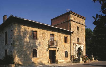 Llanera Palace