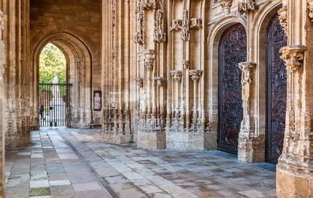 Pórtico de la Catedral de El Salvador