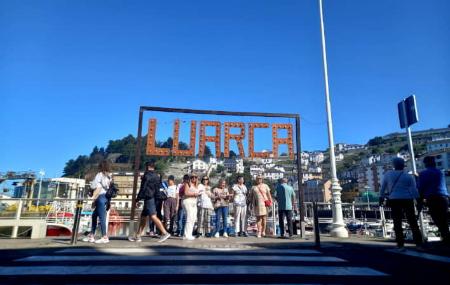 Grupo de Galicia en visita guiada a Luarca / Ḷuarca